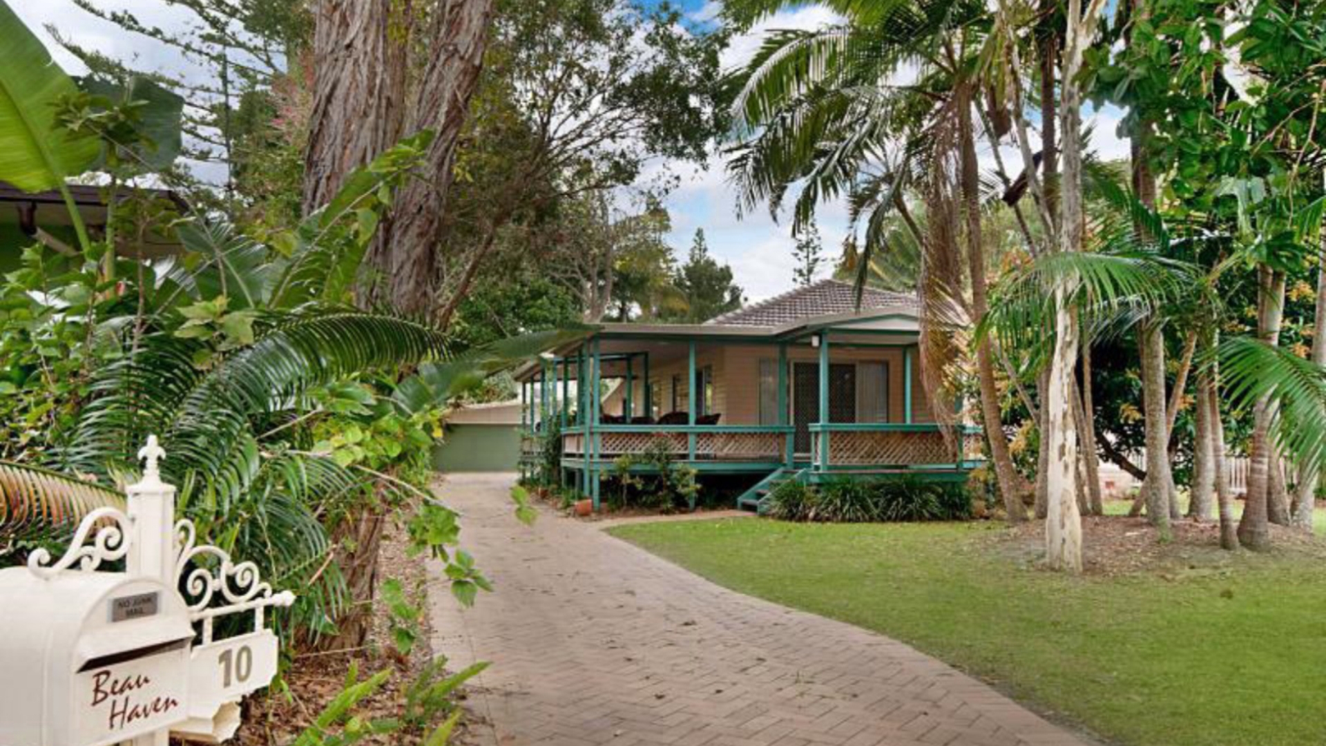 Beau Haven | 10 Park Street New Brighton NSW 2483 | Property ...